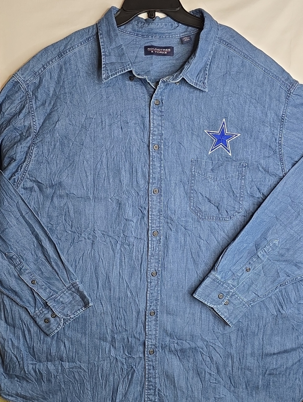 Roundtree & Yorke Light Blue Denim-Style Chambray Button-Down Dallas Cowboys